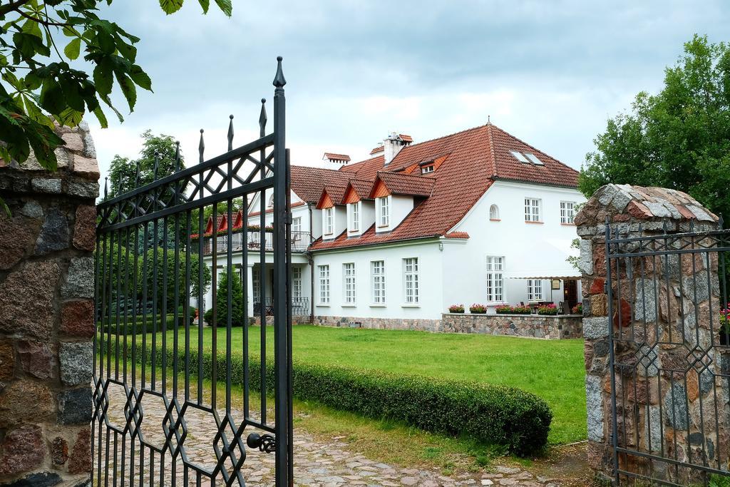 Dwór W Bychowie Parque de vacaciones Gniewino